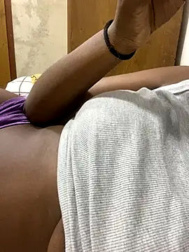 Snapshot of bybey18 chatting on November 2025 11:16:02 PM bybey18 online show from November 2025 11:16:02 PM