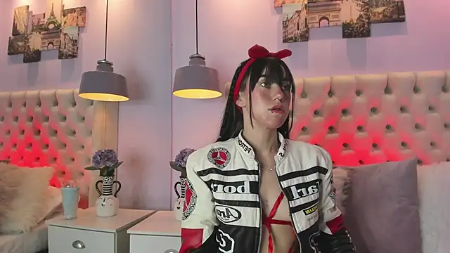 Snapshot of athziry_g chatting on September 2025 04:44:01 AM athziry g online show from September 2025 04:44:01 AM