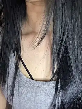 Dolly282 online show from April 2026 02:40:02 PM