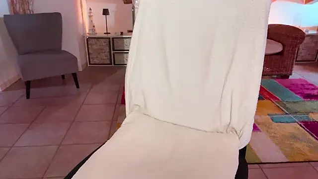 kyliebri online show from September 2025 12:51:01 PM