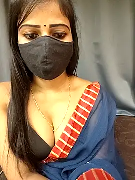 Snapshot of Misss-julli chatting on December 2025 11:39:02 AM Misss-julli online show from December 2025 11:39:02 AM