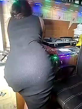 Snapshot of miss-maya24 chatting on November 2025 03:18:02 AM miss-maya24 online show from November 2025 03:18:02 AM