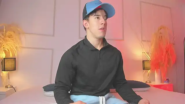 MaxCooper1 online show from October 2025 08:02:02 PM