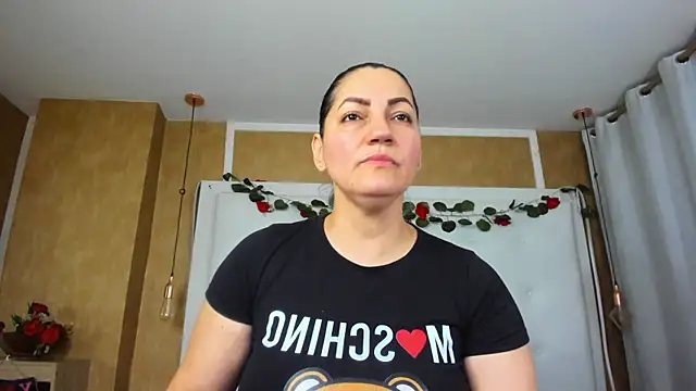 Snapshot of Heidy_milf chatting on May 2026 07:44:01 PM Heidy milf online show from May 2026 07:44:01 PM