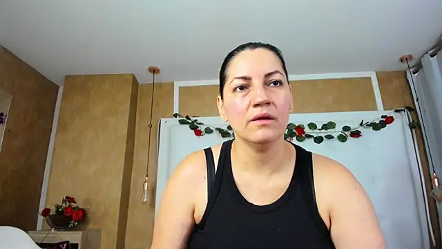 Snapshot of Heidy_milf chatting on May 2026 08:15:01 PM Heidy milf online show from May 2026 08:15:01 PM