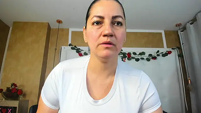 Snapshot of Heidy_milf chatting on May 2026 08:15:01 PM Heidy milf online show from May 2026 08:15:01 PM