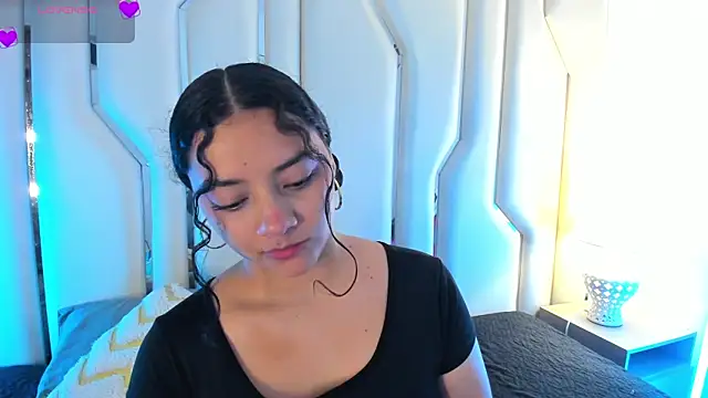 Snapshot of Angellit_Afrodita_ chatting on May 2026 09:17:02 AM Angellit Afrodita online show from May 2026 09:17:02 AM