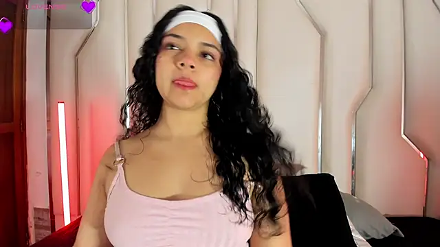 Snapshot of Angellit_Afrodita_ chatting on May 2026 09:58:02 AM Angellit Afrodita online show from May 2026 09:58:02 AM