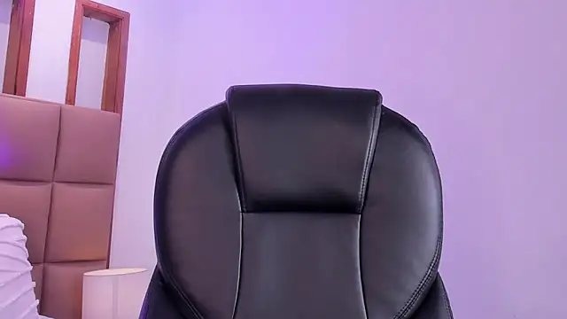 Snapshot of NoaDream chatting on October 2025 02:45:02 PM NoaDream online show from October 2025 02:45:02 PM