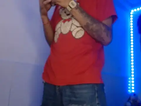 Snapshot of Sexy_hotlatin25 chatting on October 2025 04:19:01 PM Sexy hotlatin25 online show from October 2025 04:19:01 PM