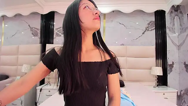 Snapshot of Sophie_Calloway chatting on September 2025 02:39:02 PM Sophie Calloway online show from September 2025 02:39:02 PM