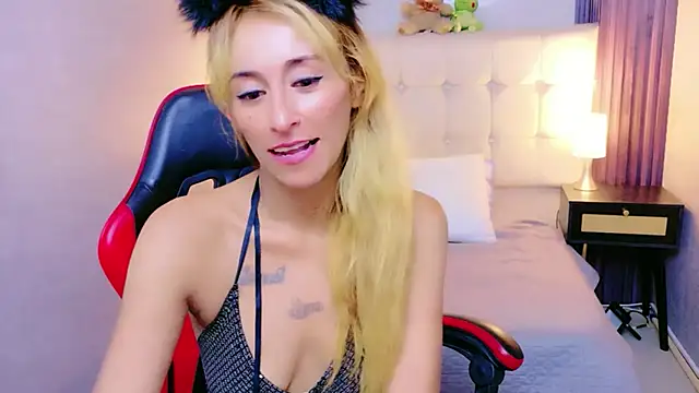 Snapshot of charlotte_phaeton chatting on July 2026 10:04:01 PM charlotte phaeton online show from July 2026 10:04:01 PM