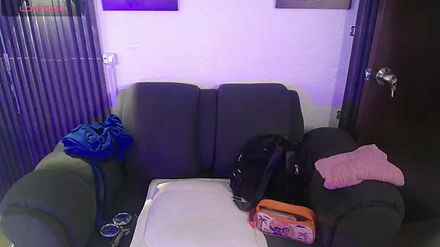 Mia garcia28 online show from November 2025 07:35:02 PM