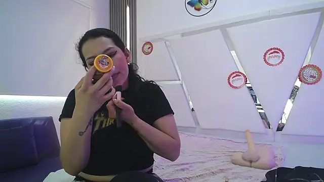 Mia garcia28 online show from December 2025 07:23:02 PM