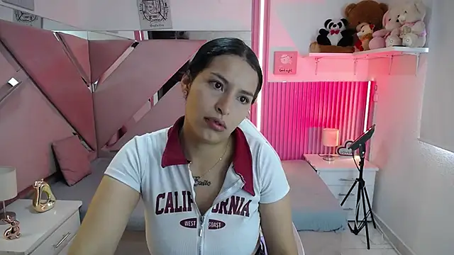 Snapshot of Mia_garcia28 chatting on June 2026 01:39:02 PM Mia garcia28 online show from June 2026 01:39:02 PM