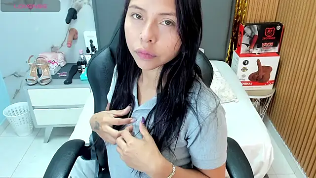 Isisleroy1 online show from February 2026 02:53:02 AM