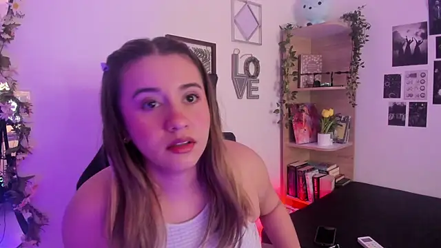 Snapshot of Lana_Herondale chatting on September 2025 05:24:01 PM Lana Herondale online show from September 2025 05:24:01 PM