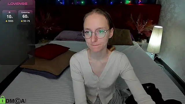 Mia E1fie online show from May 2026 12:05:02 AM