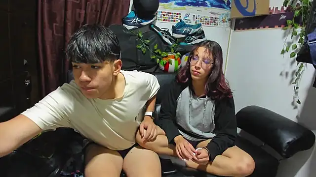 Snapshot of Donuts_DD chatting on September 2025 08:39:01 AM Donuts DD online show from September 2025 08:39:01 AM