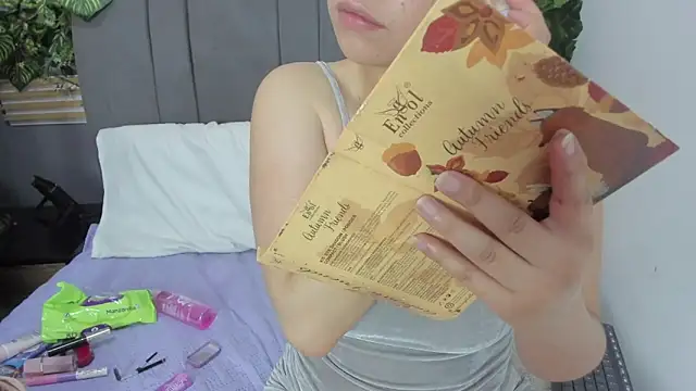 vela-kimm online show from November 2025 08:32:01 PM