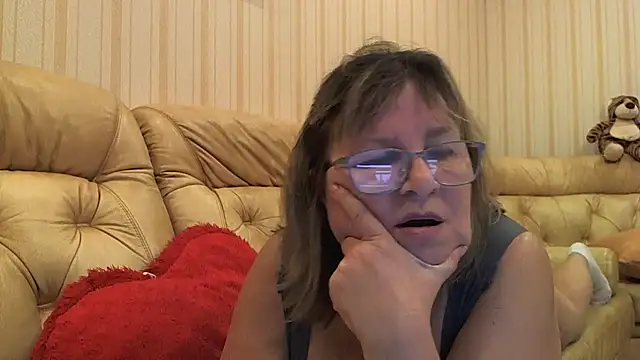 Simply woman online show from April 2026 07:47:02 PM