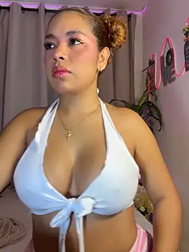 Snapshot of megansan_ chatting on May 2026 12:02:01 PM megansan online show from May 2026 12:02:01 PM