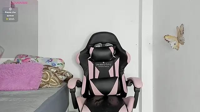 mari-ross online show from February 2026 02:18:02 AM