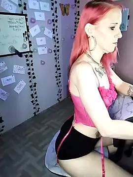 Purple2StayThnxx online show from November 2025 06:18:01 PM