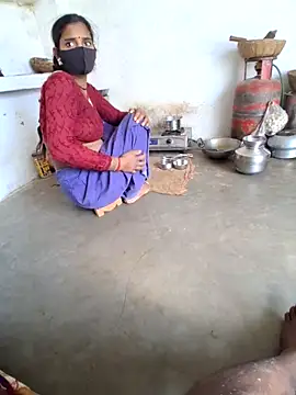 Snapshot of RAYI_Queen_3 chatting on December 2025 04:32:01 AM RAYI Queen 3 online show from December 2025 04:32:01 AM