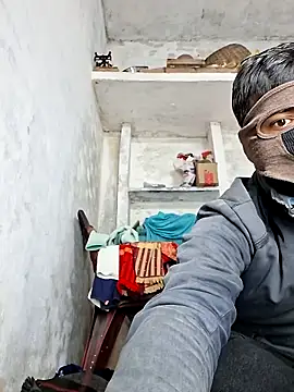 Snapshot of RAYI_Queen_3 chatting on January 2026 11:41:02 PM RAYI Queen 3 online show from January 2026 11:41:02 PM