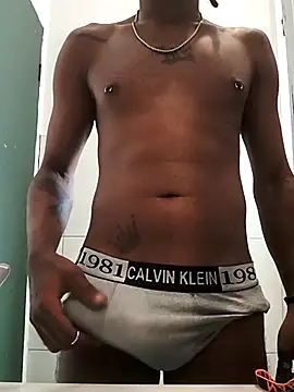 Snapshot of MisterLoaas chatting on April 2026 07:23:01 PM MisterLoaas online show from April 2026 07:23:01 PM