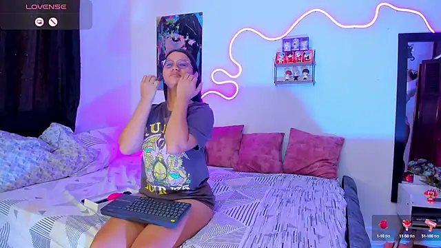 Dilan and Mia online show from September 2025 04:30:02 PM