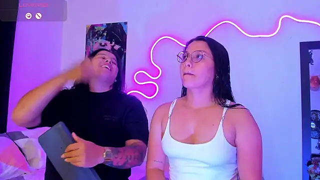 Dilan and Mia online show from October 2025 09:34:01 PM