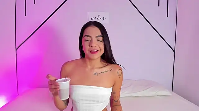 MiahCornell  online show from October 2025 07:24:02 PM