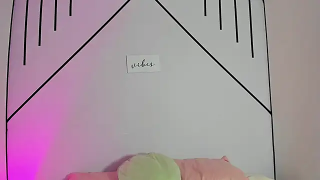 MiahCornell  online show from October 2025 07:59:01 PM