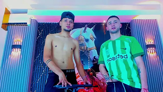 Dominic Max  online show from September 2025 04:56:01 AM