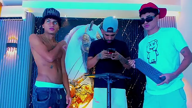 Dominic Max  online show from September 2025 03:53:01 AM