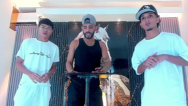 Dominic Max  online show from October 2025 10:10:01 AM