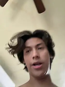 Snapshot of EmilianoPerex chatting on January 2026 08:03:02 PM EmilianoPerex online show from January 2026 08:03:02 PM