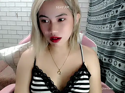 Snapshot of Rainea149 chatting on November 2025 02:50:02 PM Rainea149 online show from November 2025 02:50:02 PM