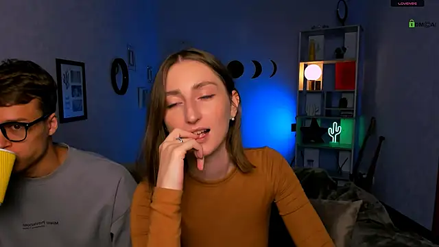 eva smiith  online show from September 2025 05:51:02 AM