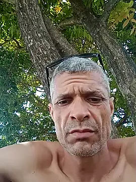 Snapshot of BrenoAvelar chatting on April 2026 03:47:02 PM BrenoAvelar online show from April 2026 03:47:02 PM