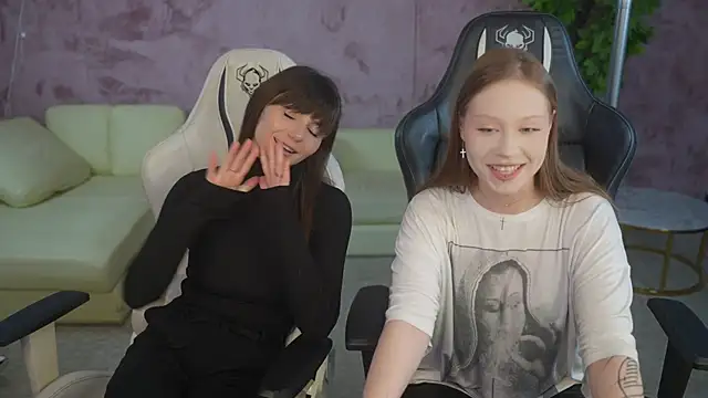 Snapshot of Esmie_Smile chatting on November 2025 03:36:01 PM Esmie Smile online show from November 2025 03:36:01 PM