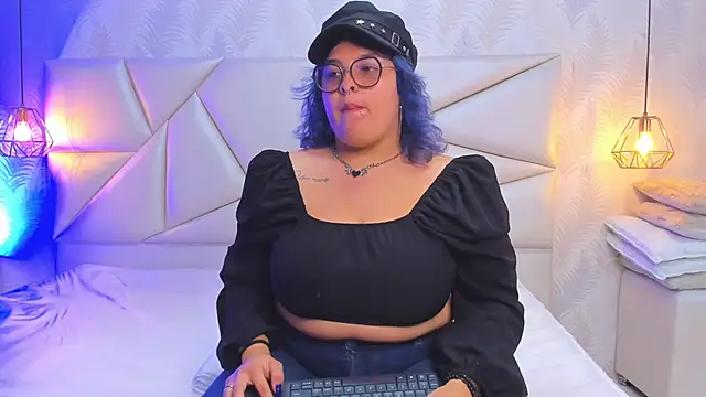 lulukawai16 online show from November 2025 07:12:01 PM