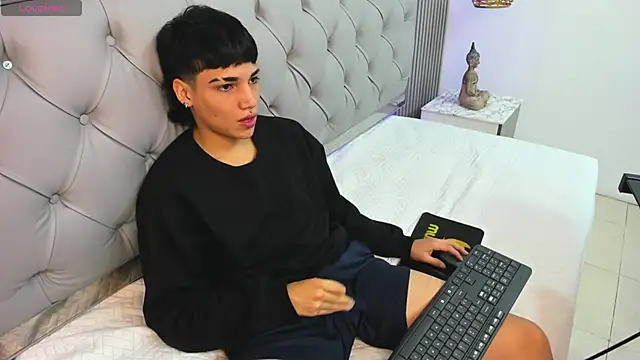 SamBlack  online show from September 2025 01:57:02 PM