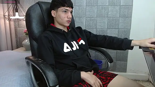 SamBlack  online show from April 2026 08:02:01 PM