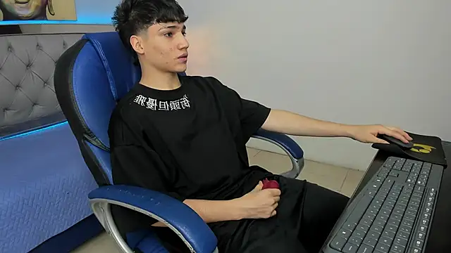 Snapshot of SamBlack_ chatting on May 2026 08:27:02 PM SamBlack online show from May 2026 08:27:02 PM