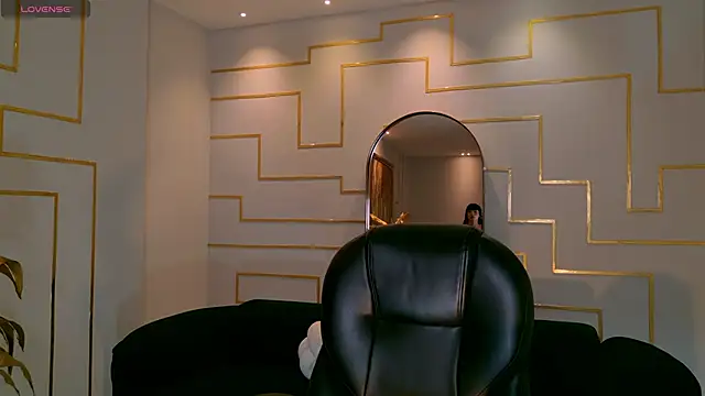 AgathaKondo  online show from January 2026 07:37:02 PM