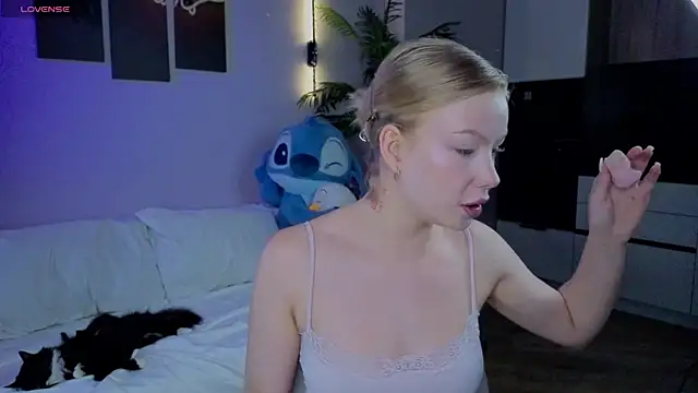 Snapshot of emilyshepar_d chatting on July 2026 02:29:02 AM emilyshepar d online show from July 2026 02:29:02 AM
