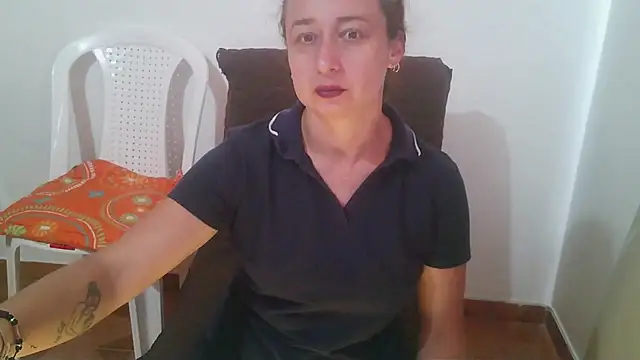 Milf Valeria online show from May 2026 03:53:02 PM